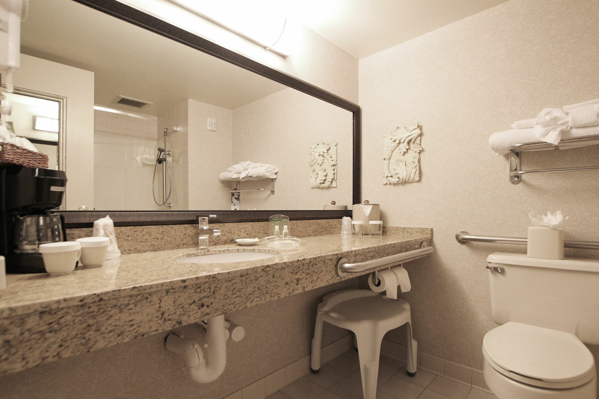 Ramada By Wyndham Minneapolis Airport - Eagan Bagian luar foto